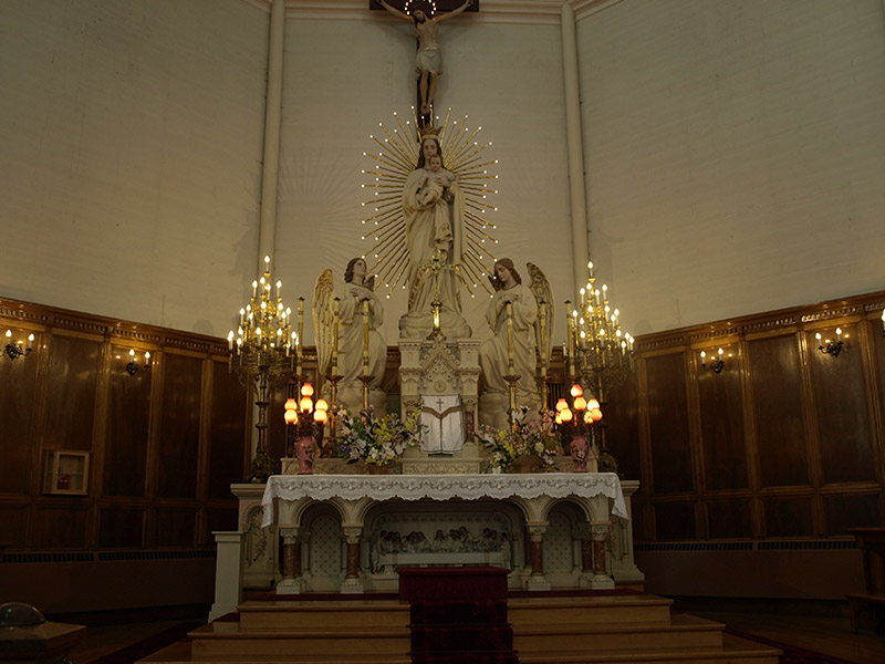 Alter-Saint-Marie-Cathelic-Church-Clare