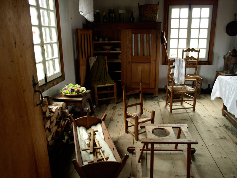 kitchen-in-Fortress-Louisbourg-NS
