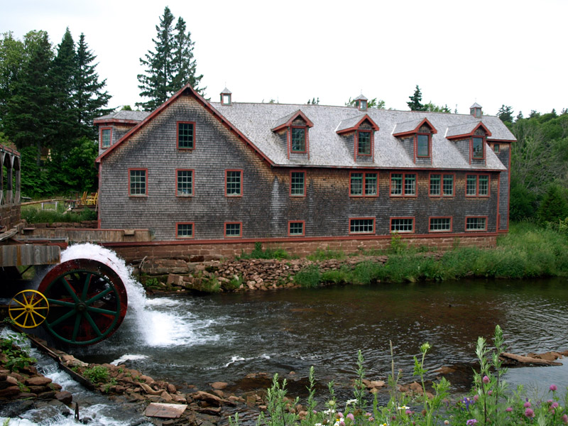 Hunter-River-Grist-Mill-with-wheel-turning