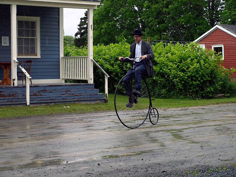 riding-the-Penny-farthing-bike