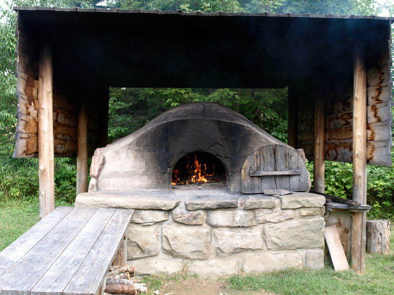 -bread-making-oven-outside-Doucet-House